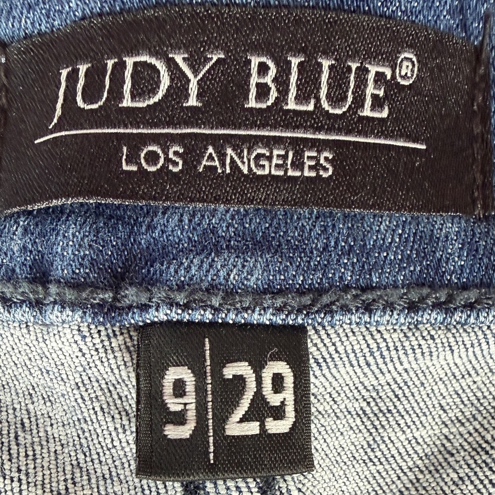 Judy Blue Skinny Fit Capri Jeans - Picture 5 of 7